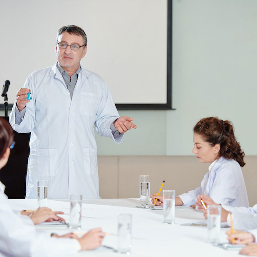 senior-sceintist-talking-about-new-coronavirus-vaccine-his-team-created-0829
