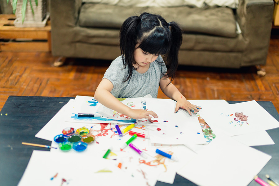 asian-child-girl-play-painting-with-happiness-joyful