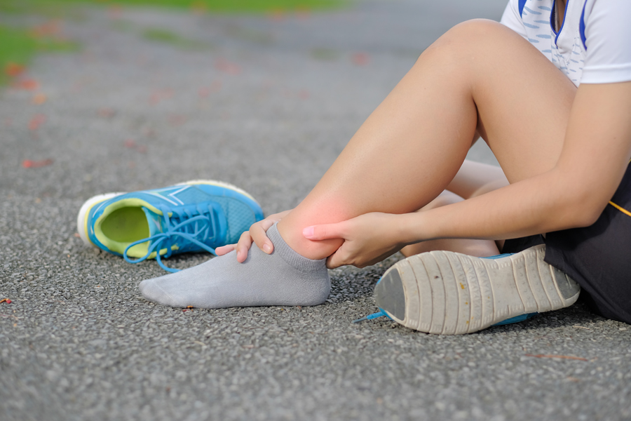 sports-leg-injury-muscle-painful-training