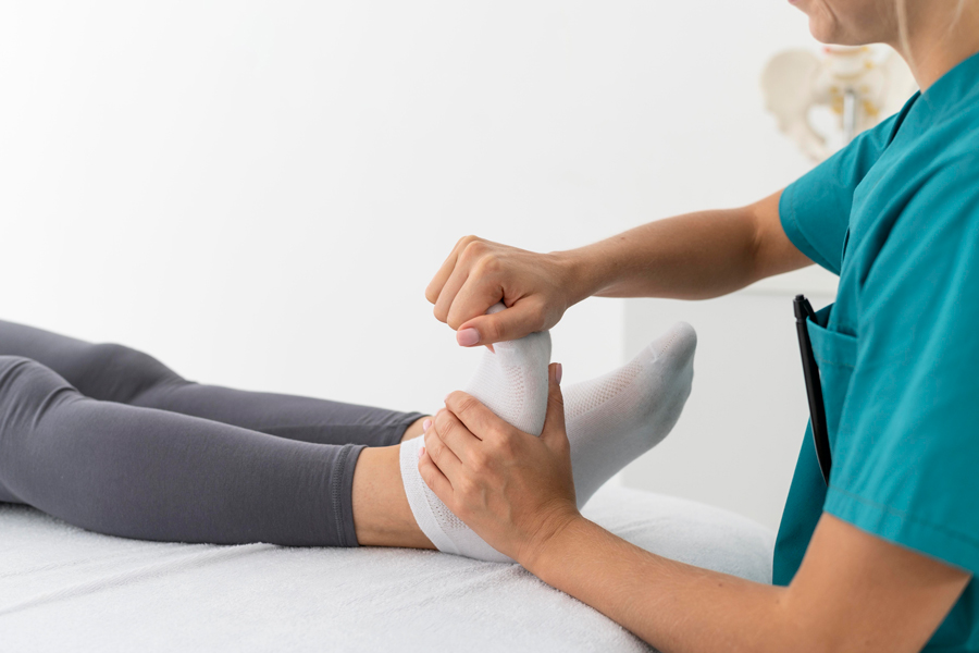 woman-having-physiotherapy-session-clinic